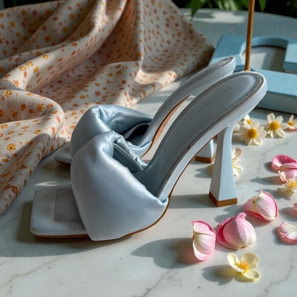 F21 Light Powder Blue Padded Pillow Strap Sandals Heels Size 7.5 - Picture 1 of 10